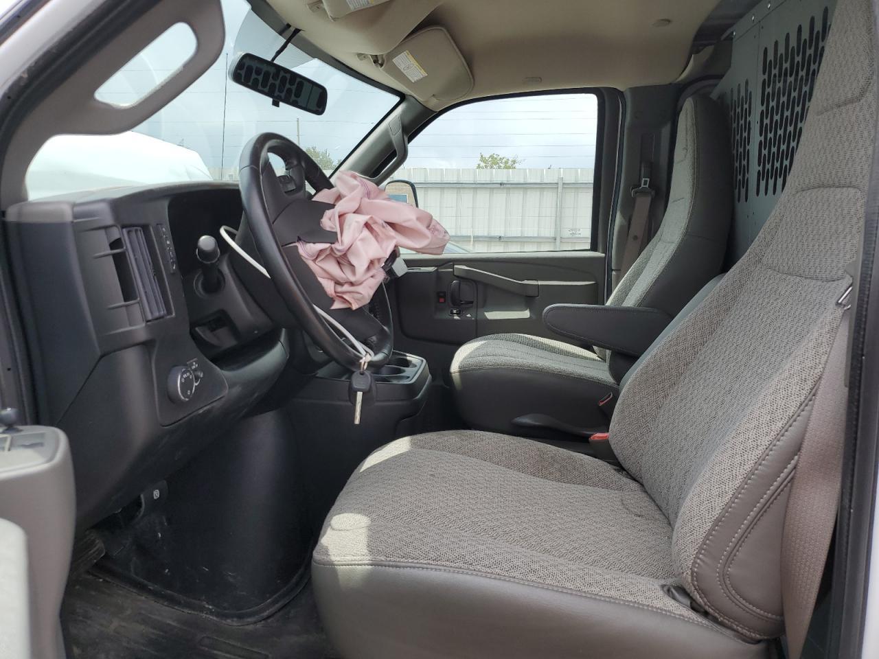 2023 GMC Savana G2500 - Фото 7