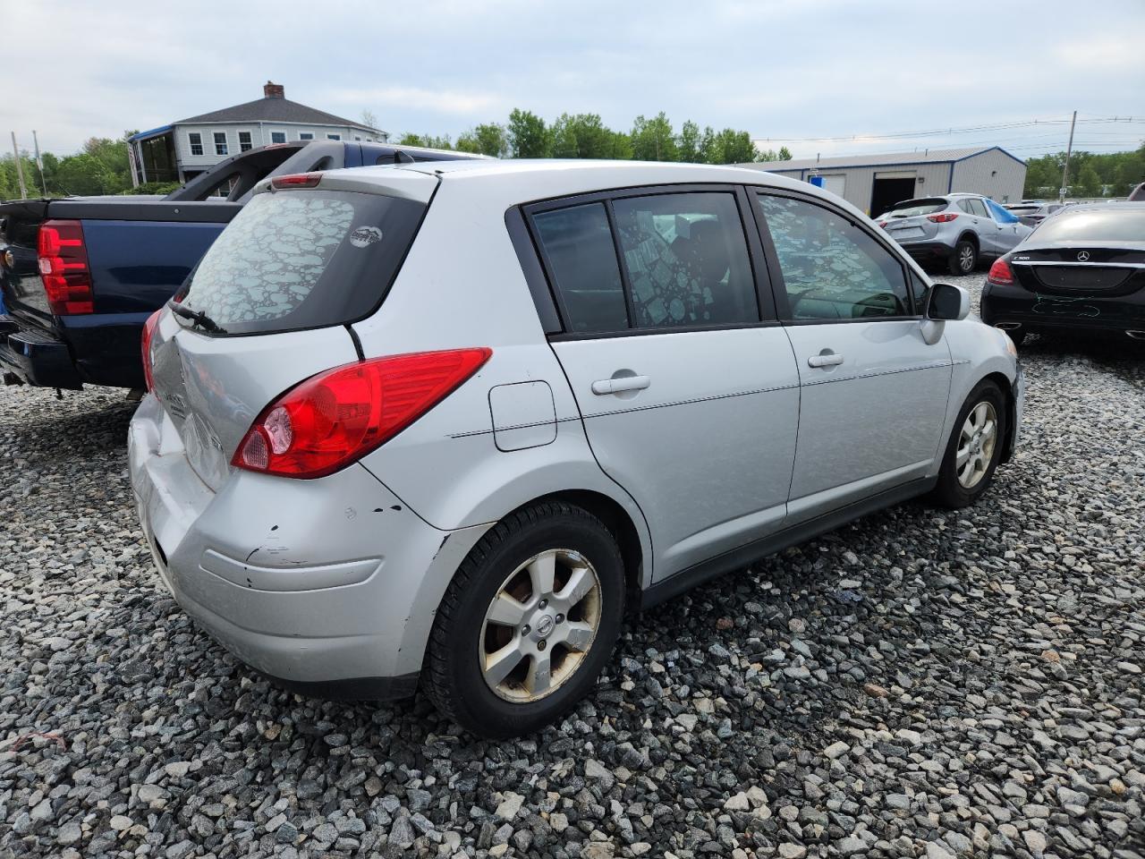 2012 Nissan Versa S - Image 3