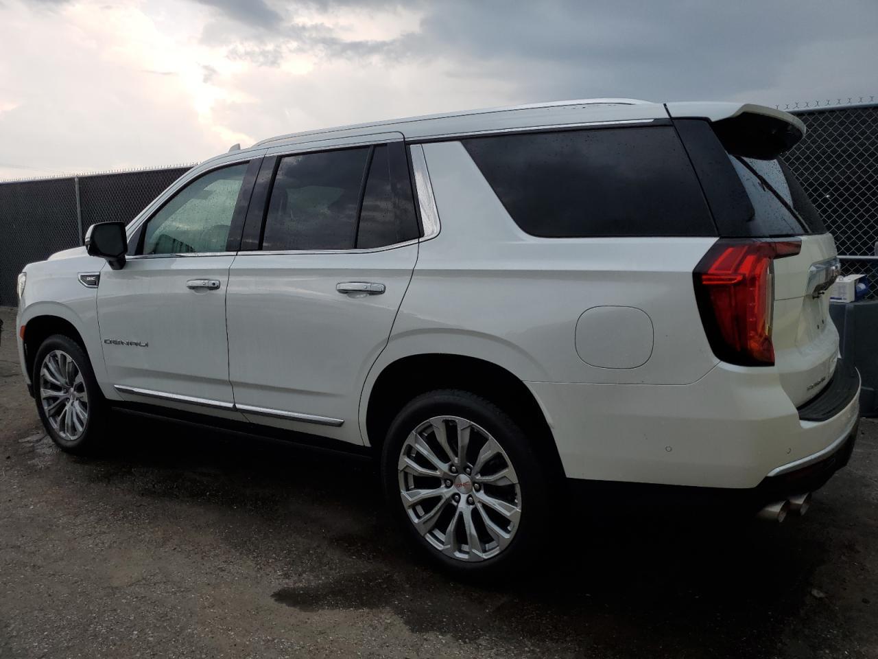 2024 GMC Yukon Denali - Фото 2