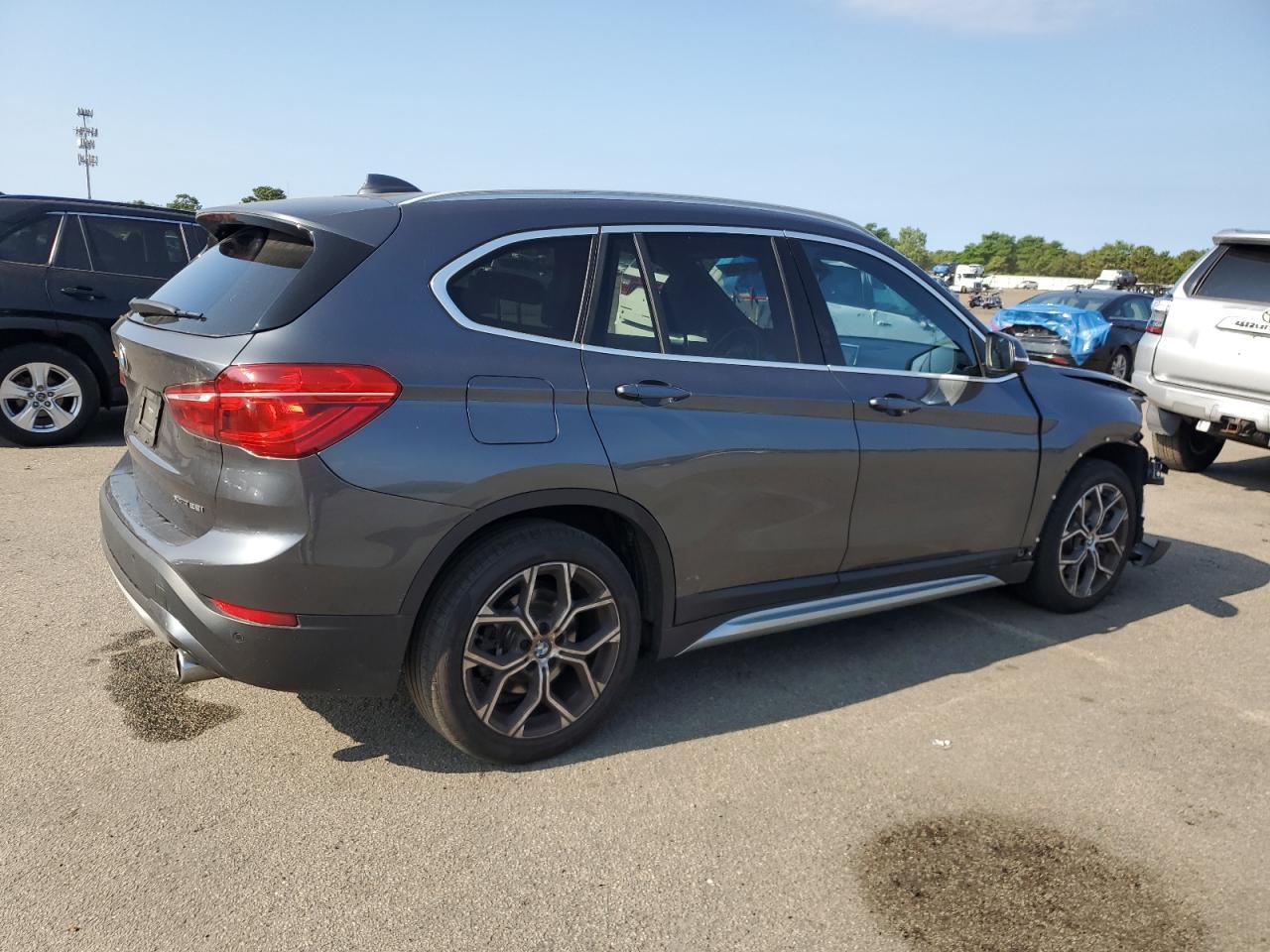 2021 BMW X1 xDrive28I - Фото 3
