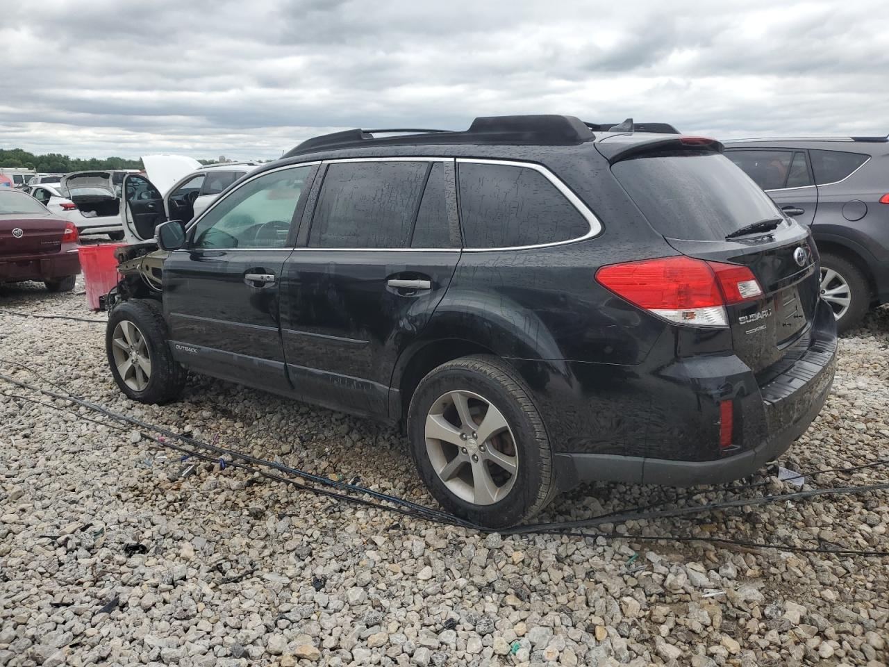 2013 Subaru Outback 3.6R Limited - Image 2