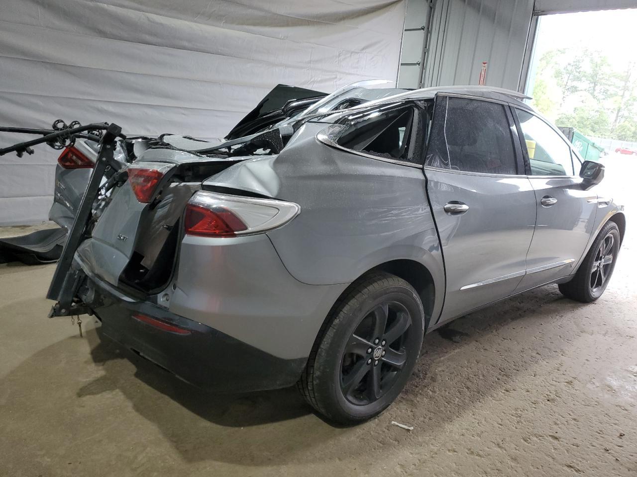 2023 Buick Enclave Essence - Image 3