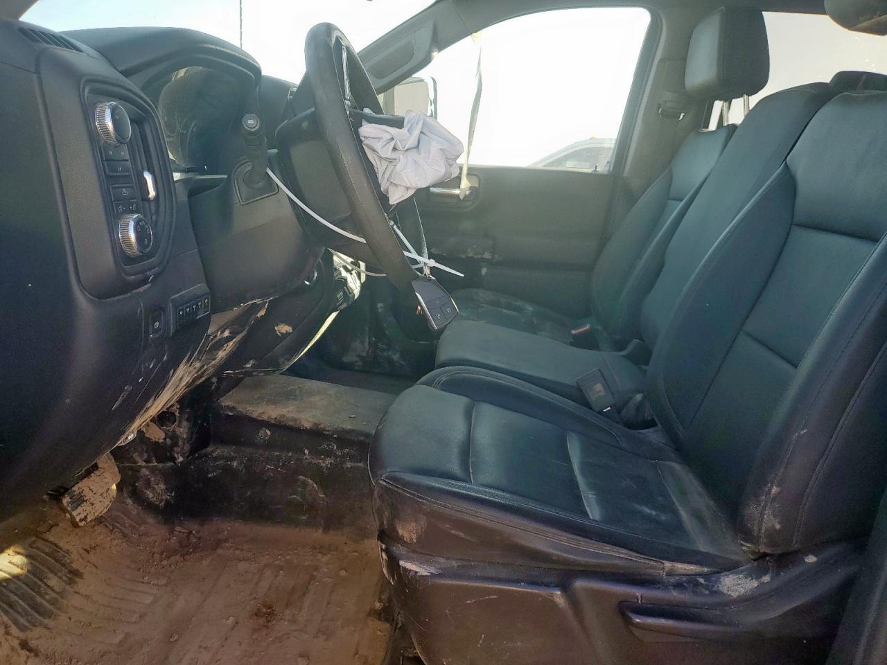 2024 GMC Sierra K3500 - Image 7