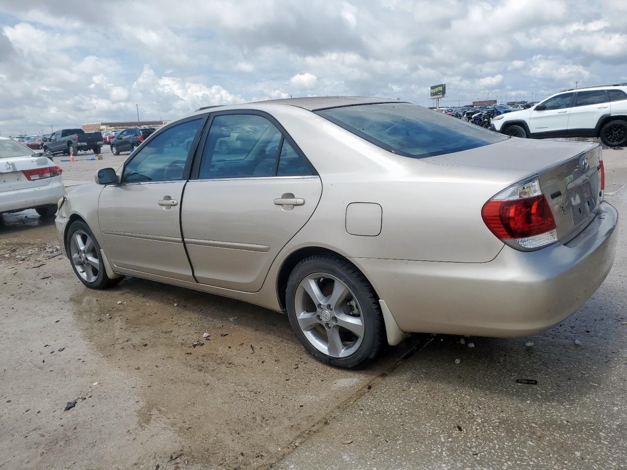 2006 Toyota Camry Se - Image 2