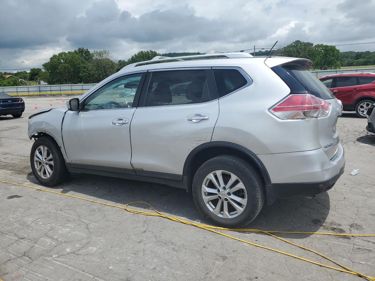 2015 Nissan Rogue S - Фото 2