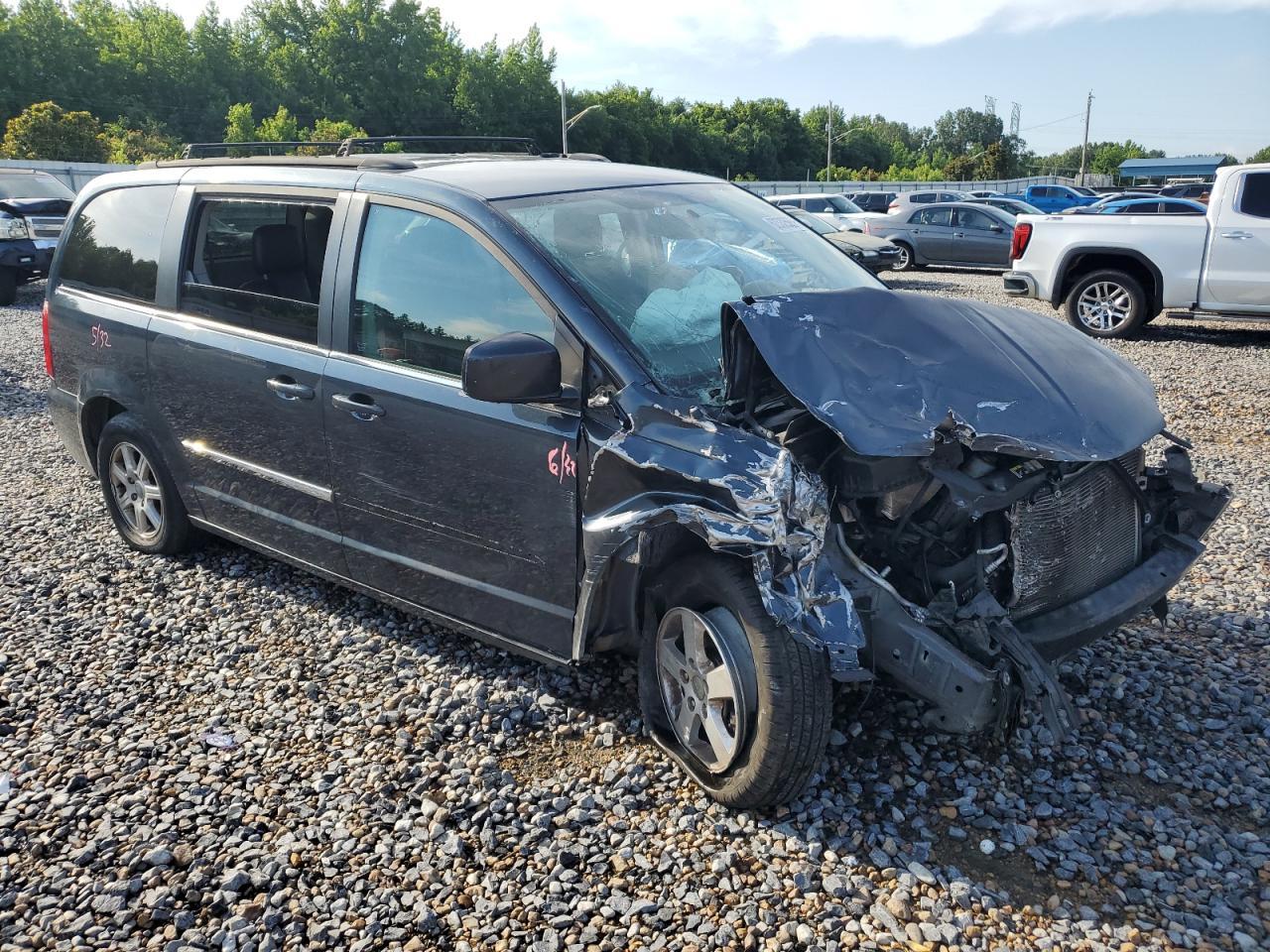 2013 Chrysler Town & Country Touring - Фото 4