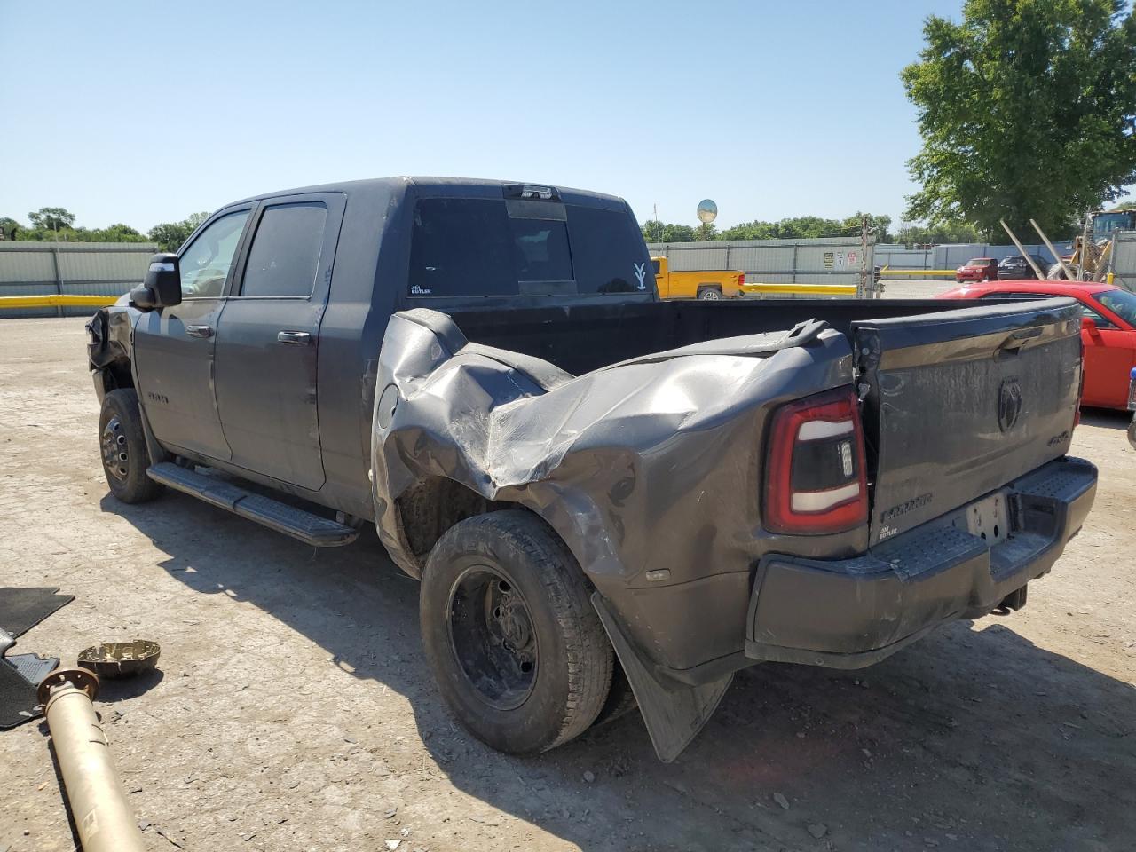 2024 Ram 3500 Laramie - Фото 2