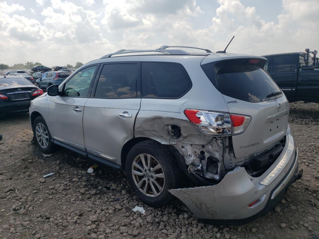 2015 Nissan Pathfinder S - Фото 2