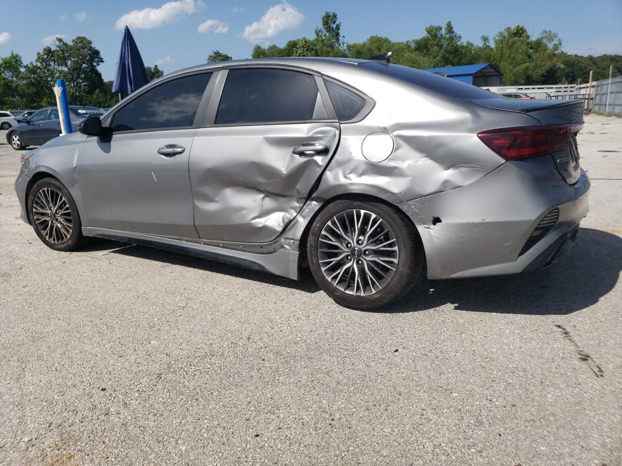 2022 Kia Forte Gt Line - Фото 2