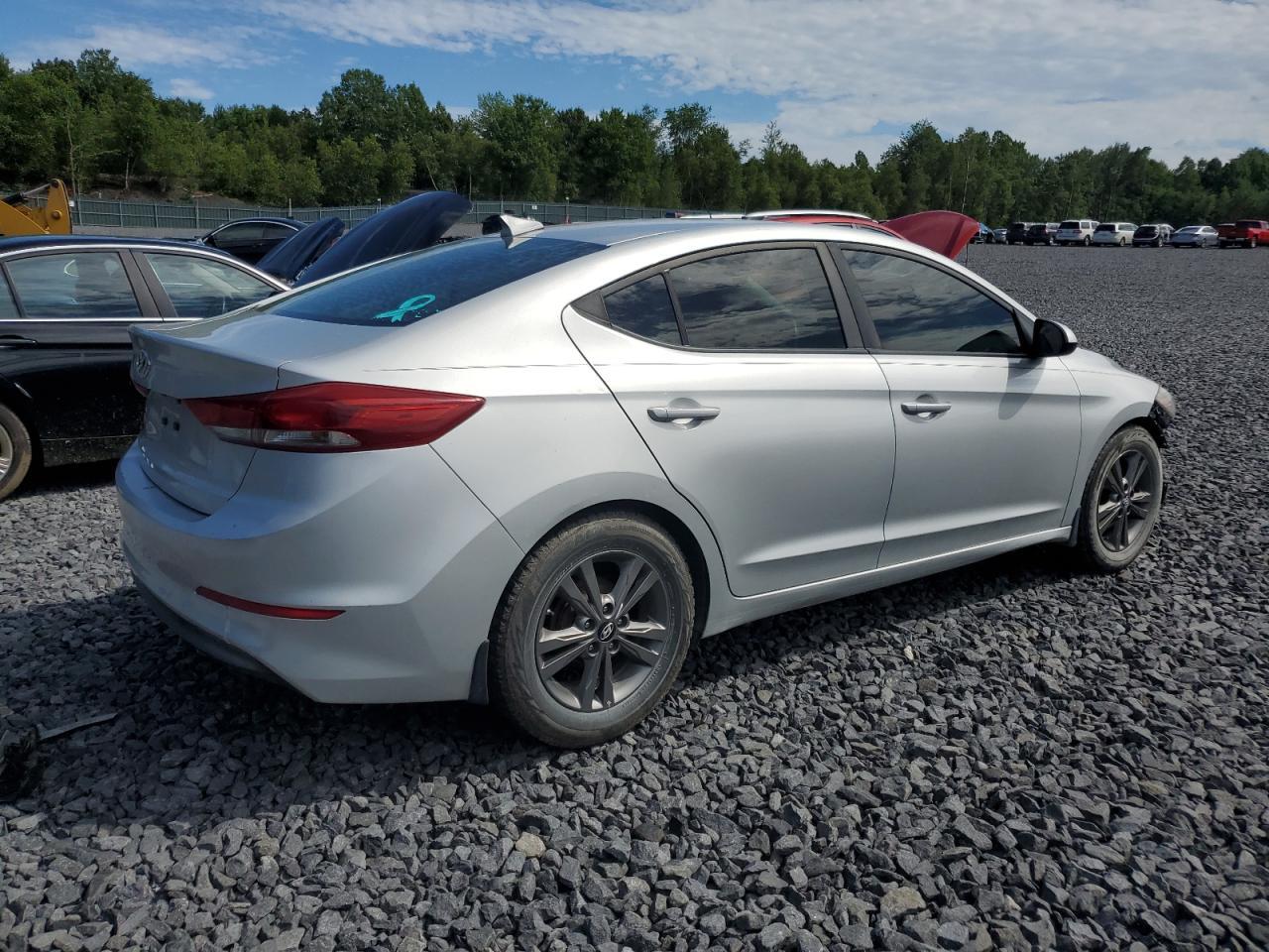 2017 Hyundai Elantra Se - Фото 3