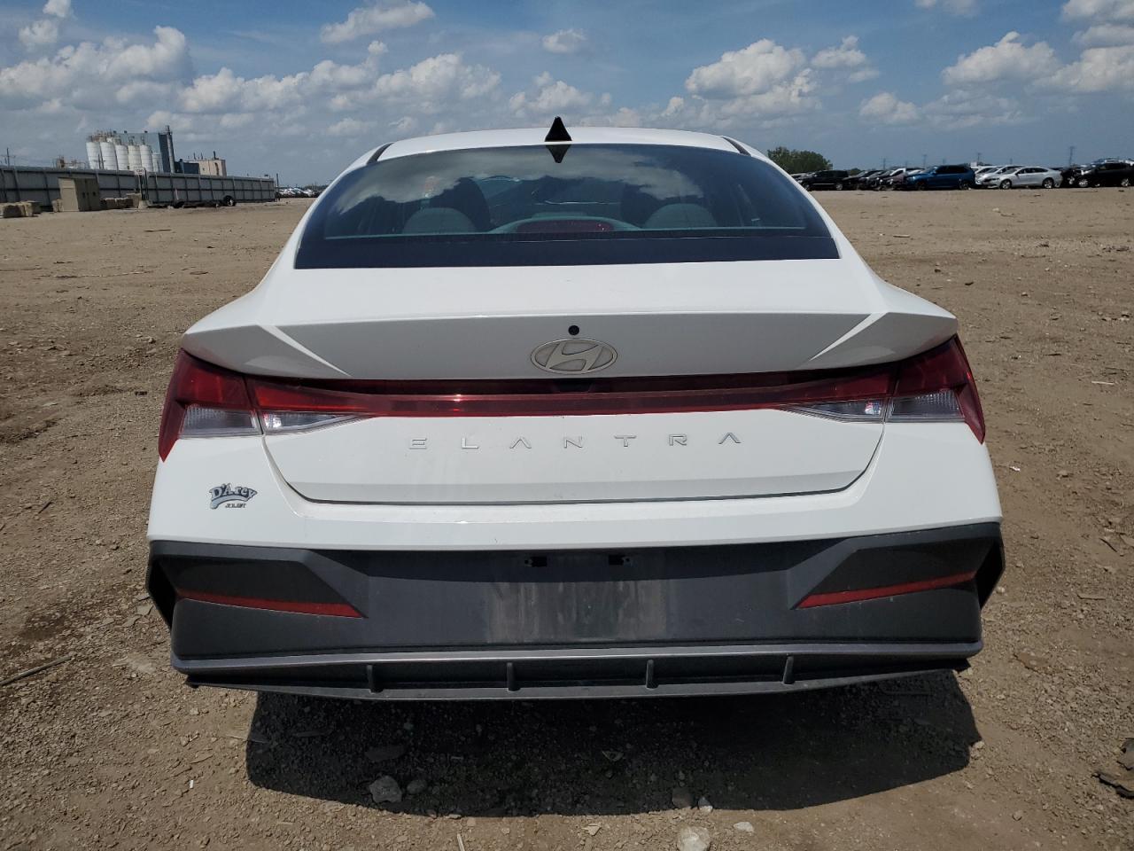 2024 Hyundai Elantra Se - Фото 6