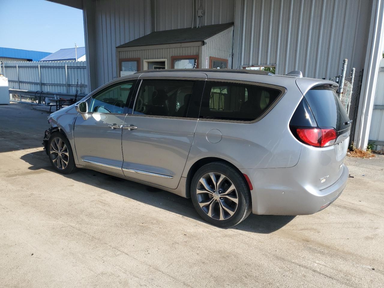 2018 Chrysler Pacifica Limited - Фото 2