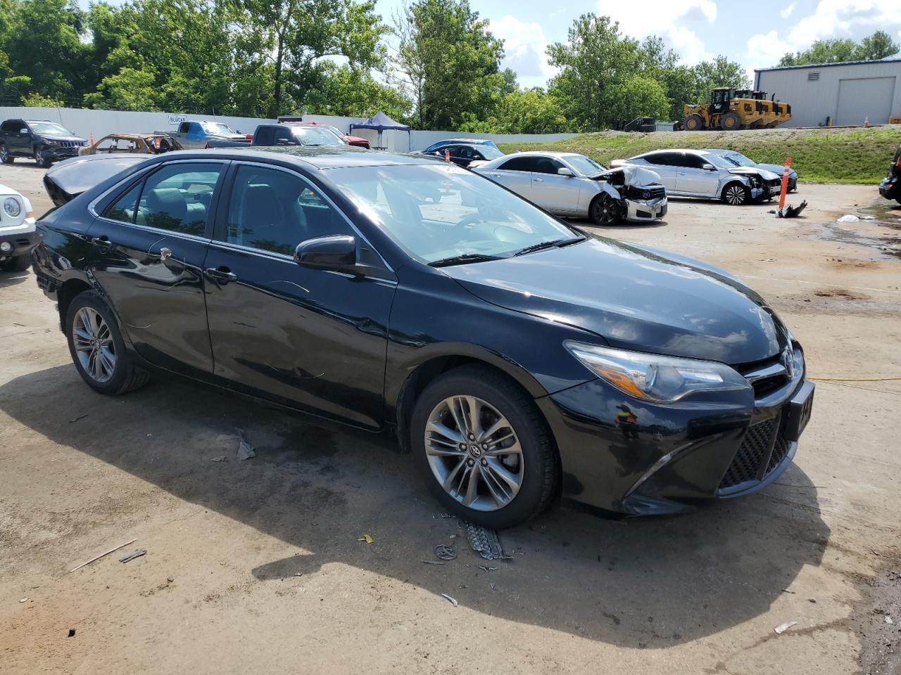 2017 Toyota Camry Le - Фото 4