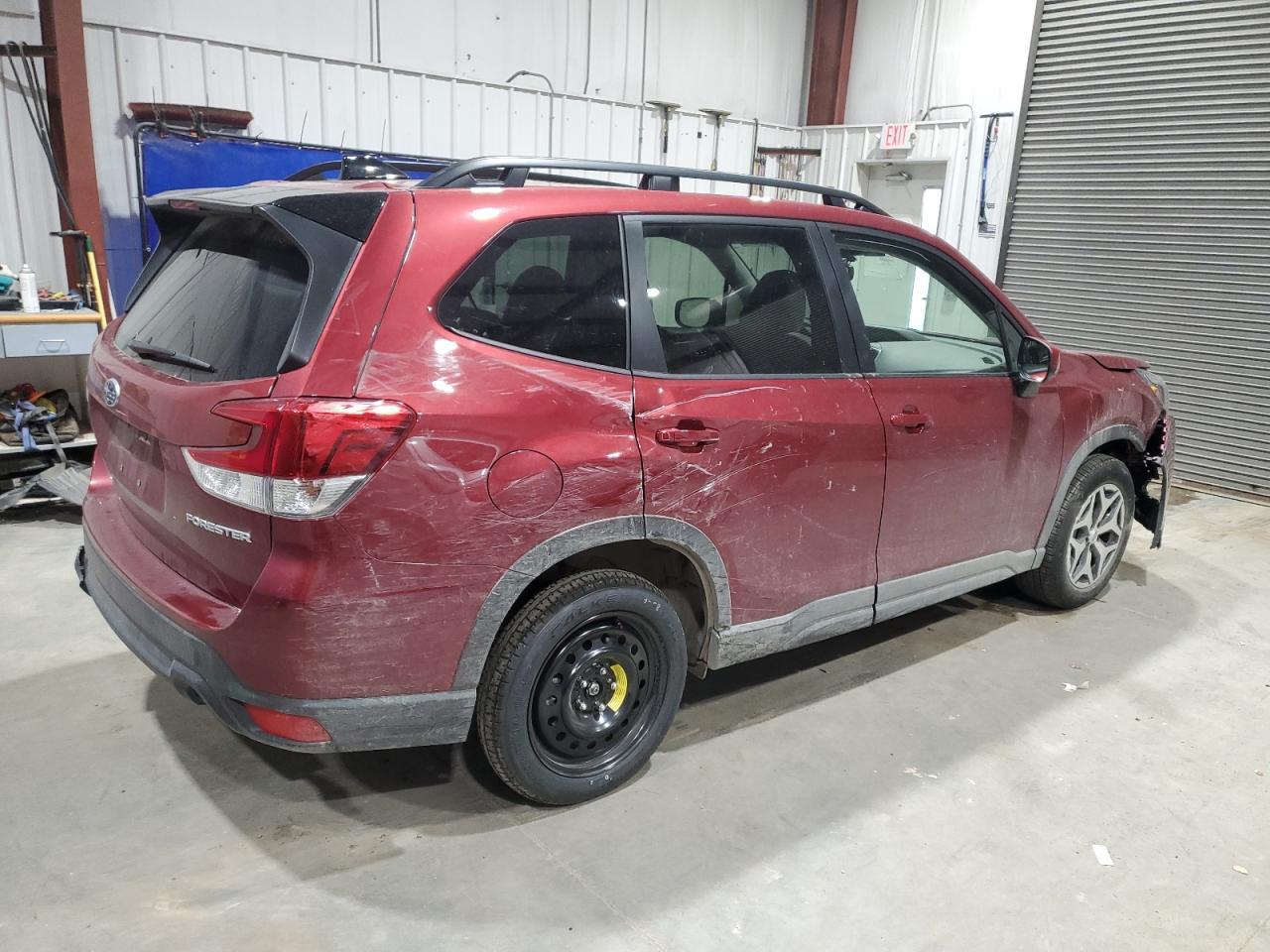 2024 Subaru Forester Premium - Image 3