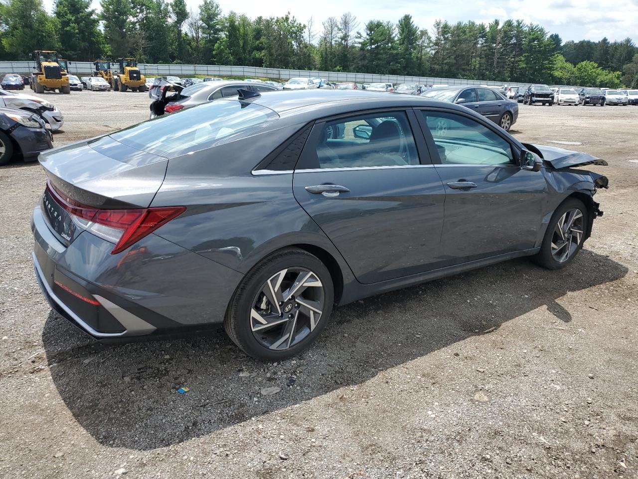 2024 Hyundai Elantra Limited - Image 3