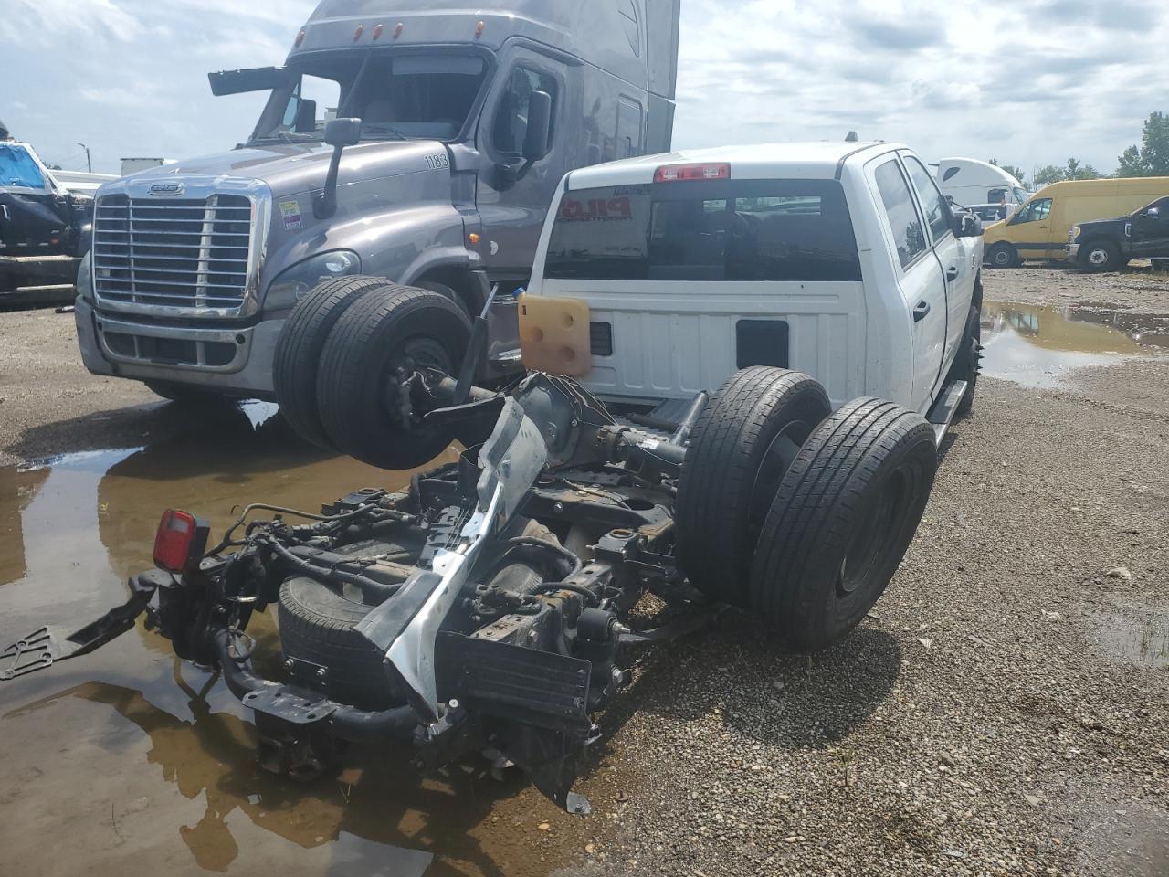 2024 Ram 3500 Tradesman - Фото 3