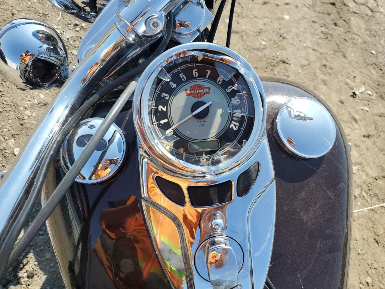 2011 Harley-Davidson Flstc - Фото 7