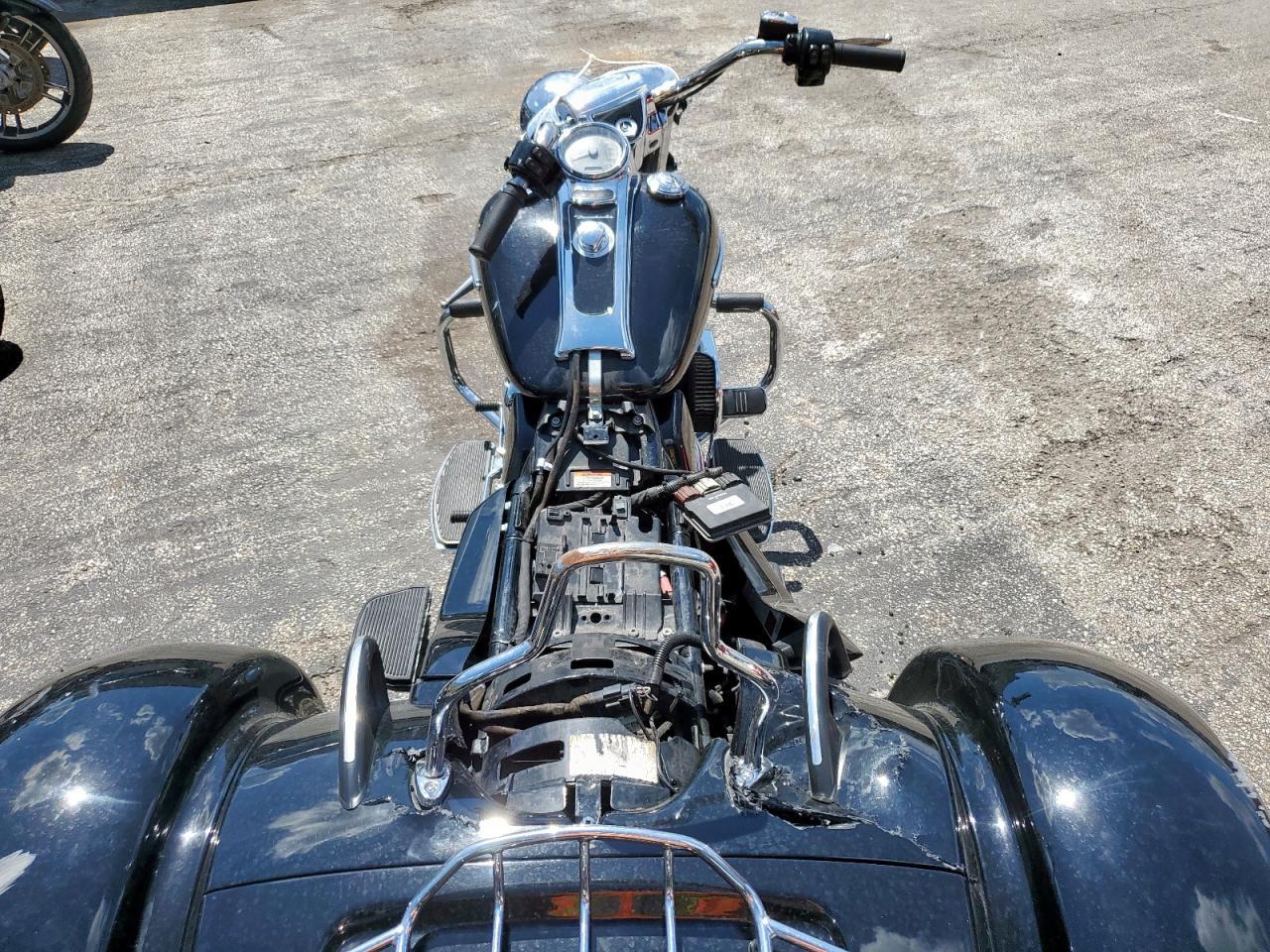 2016 Harley-Davidson Flrt Free Wheeler - Фото 6