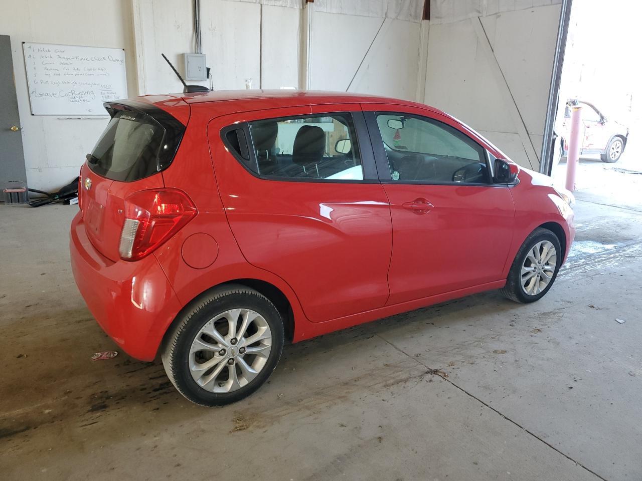 2020 Chevrolet Spark 1Lt - Фото 3