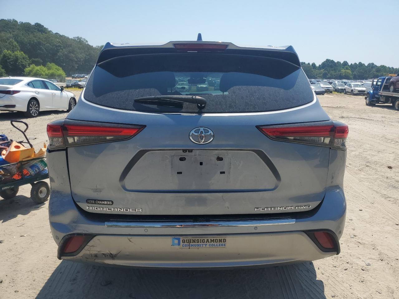 2021 Toyota Highlander Platinum - Image 6