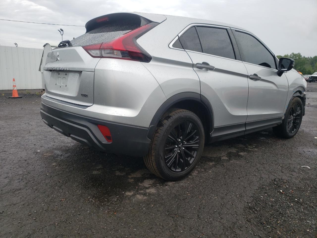 2022 Mitsubishi Eclipse Cross Le - Фото 3
