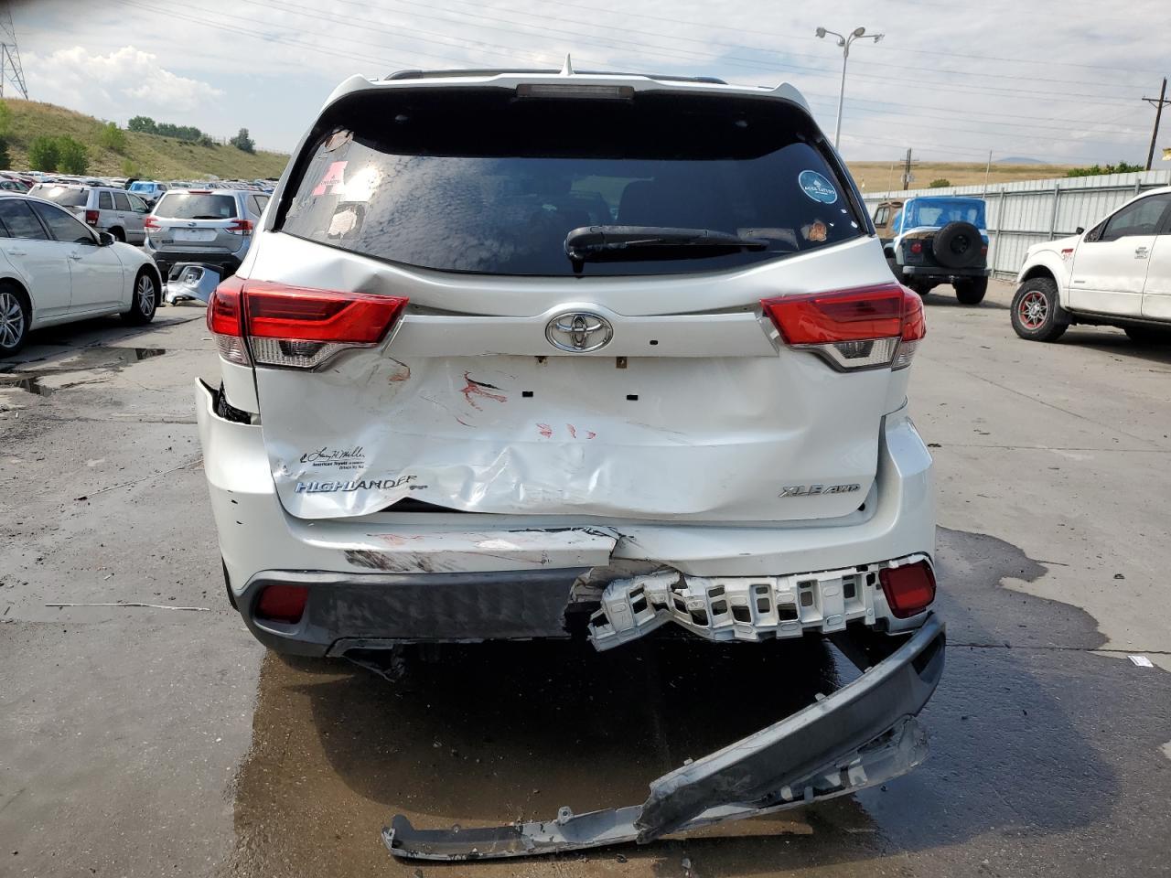 2018 Toyota Highlander Se - Image 6