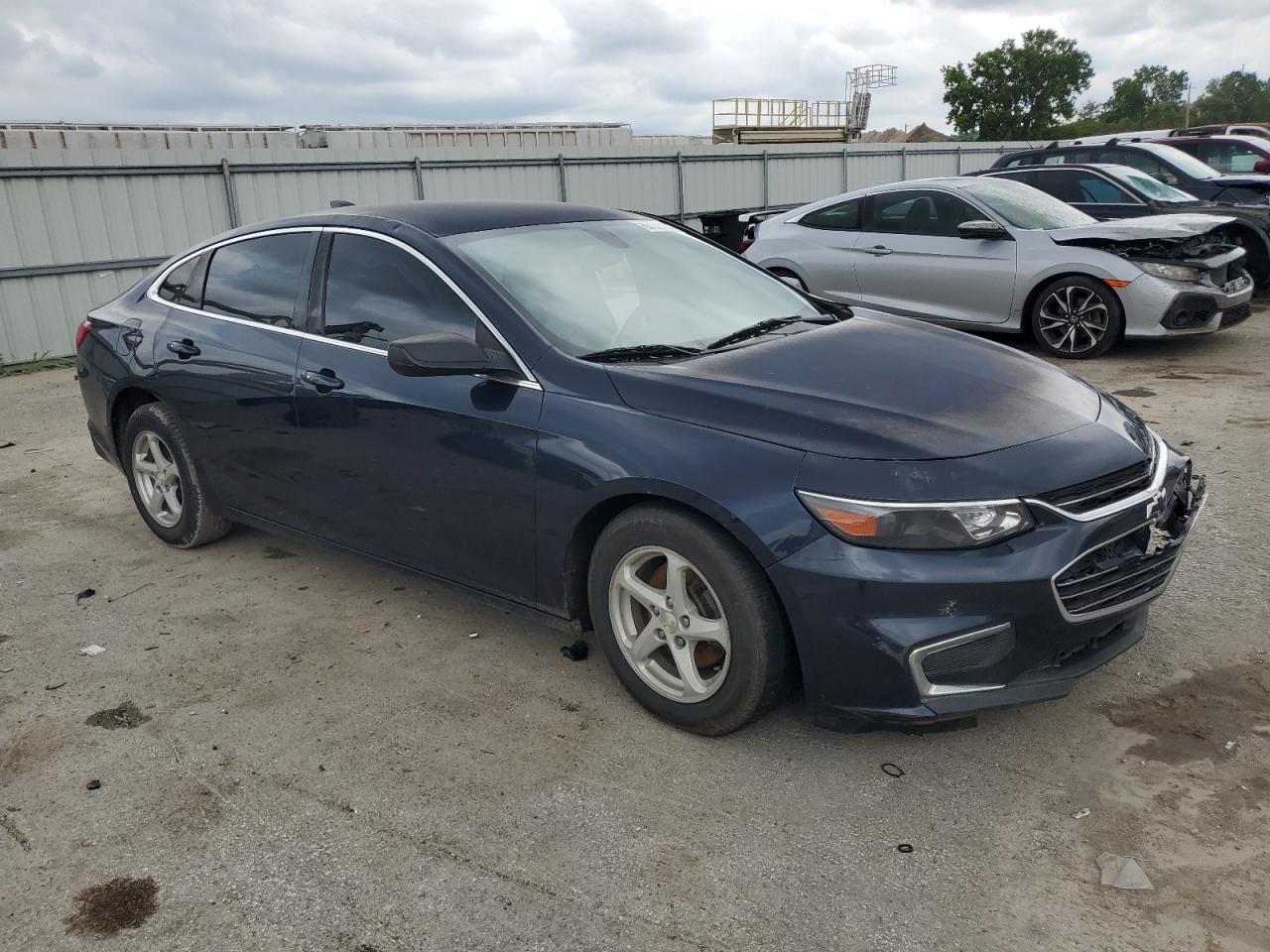 2017 Chevrolet Malibu Ls - Фото 4