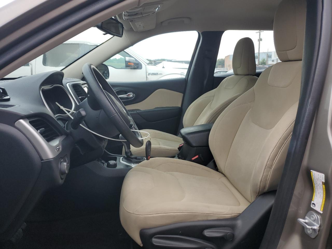 2016 Jeep Cherokee Sport - Image 7