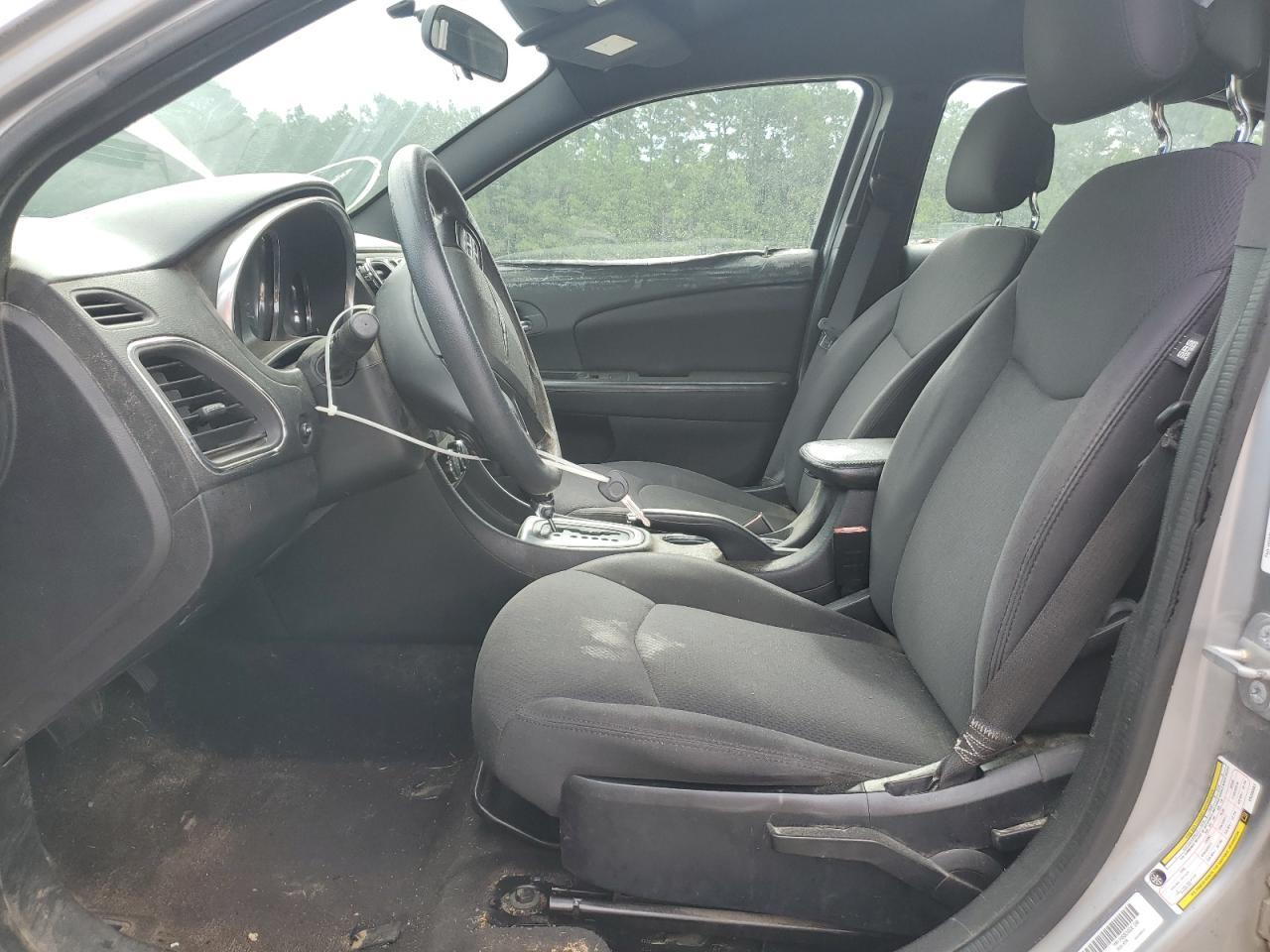 2014 Chrysler 200 Lx - Image 7