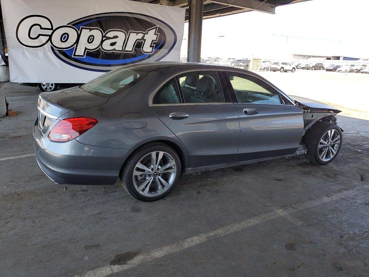 2017 Mercedes-Benz C 300 - Фото 3