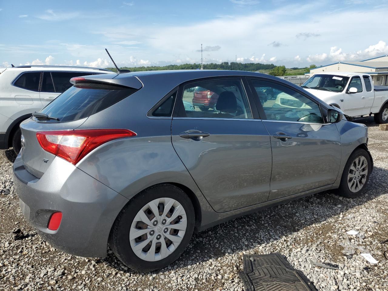 2017 Hyundai Elantra Gt - Фото 3