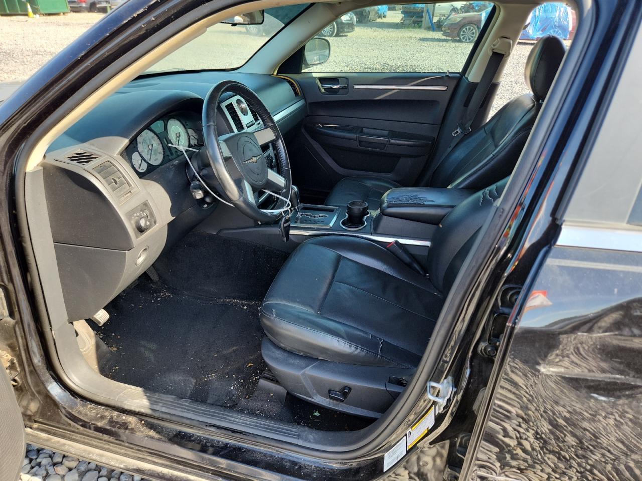 2010 Chrysler 300 Touring - Фото 7