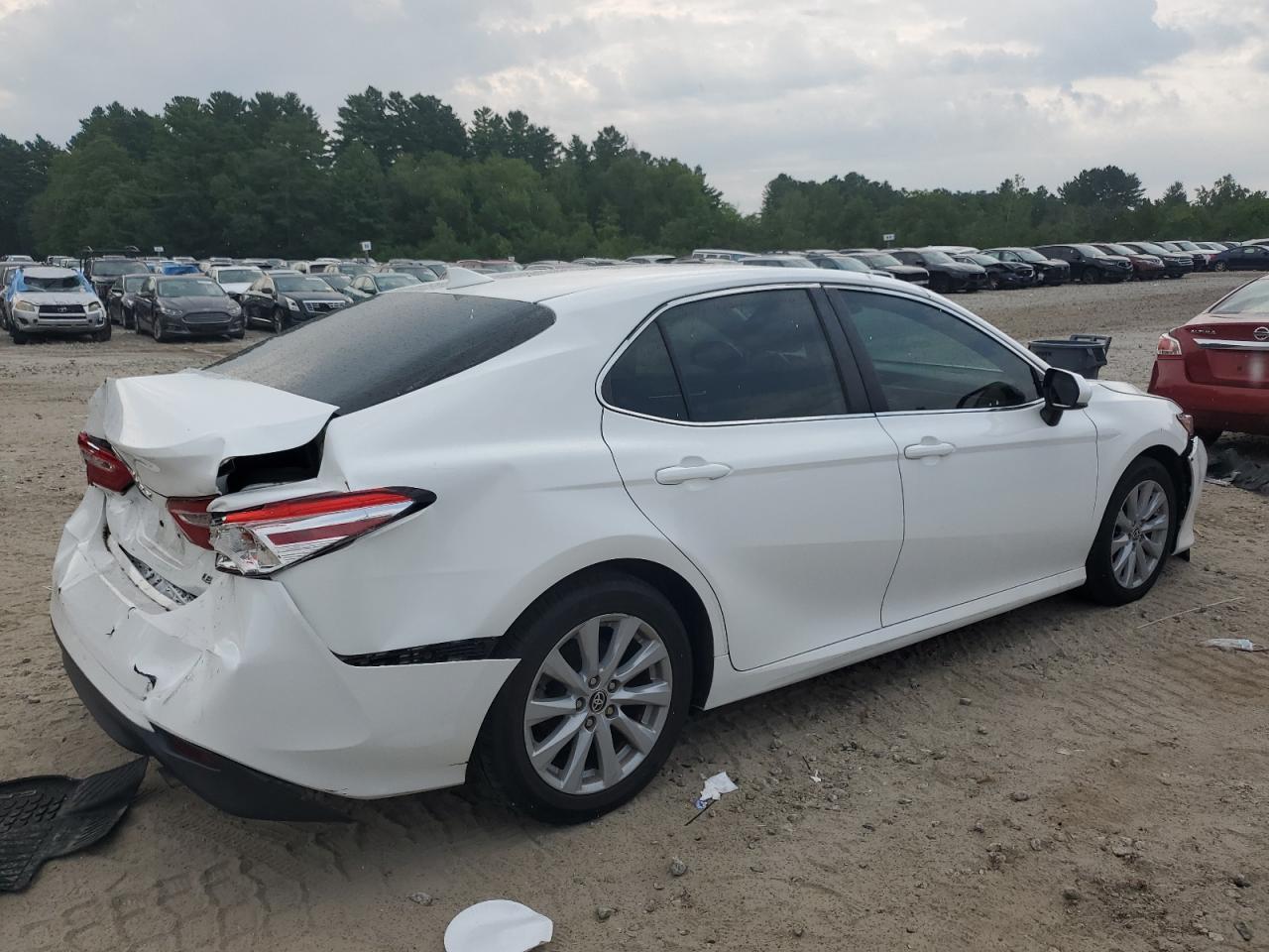 2020 Toyota Camry Le - Image 3