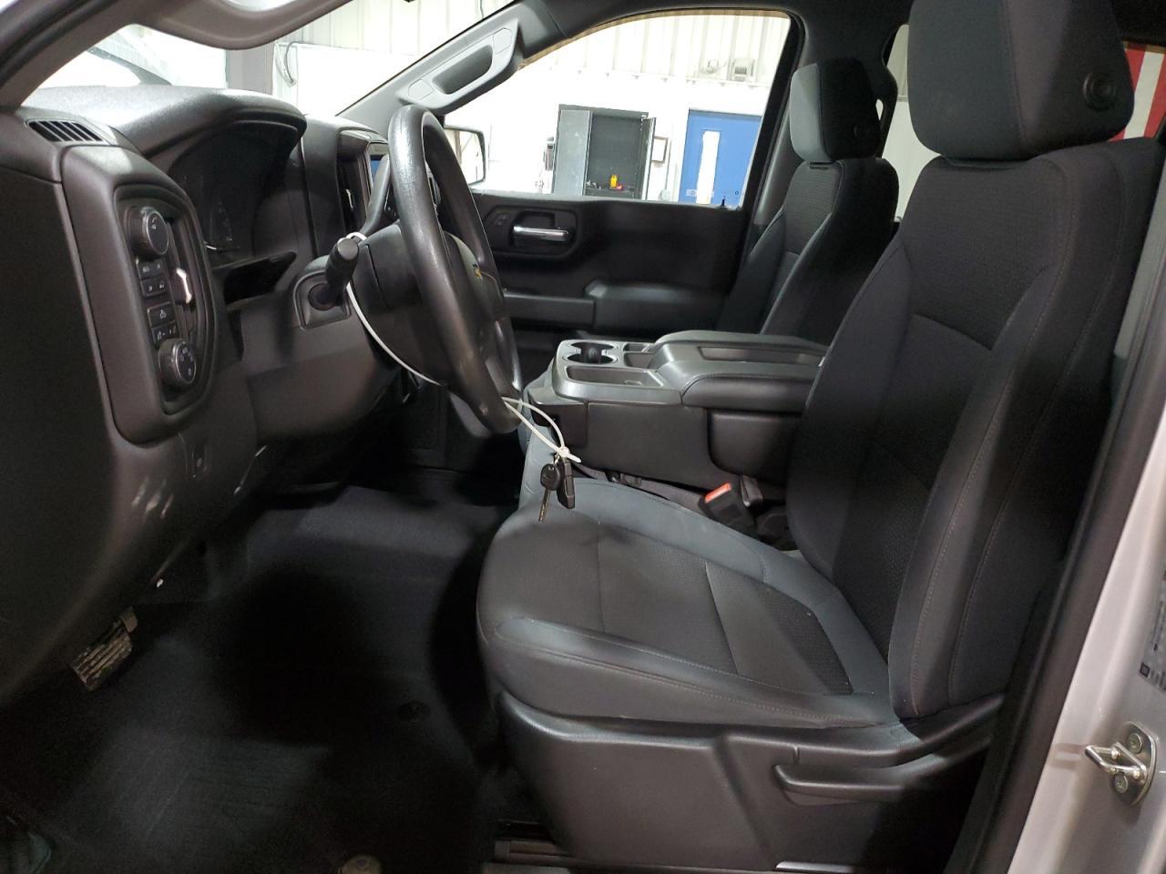 2019 Chevrolet Silverado K1500 Custom - Фото 7