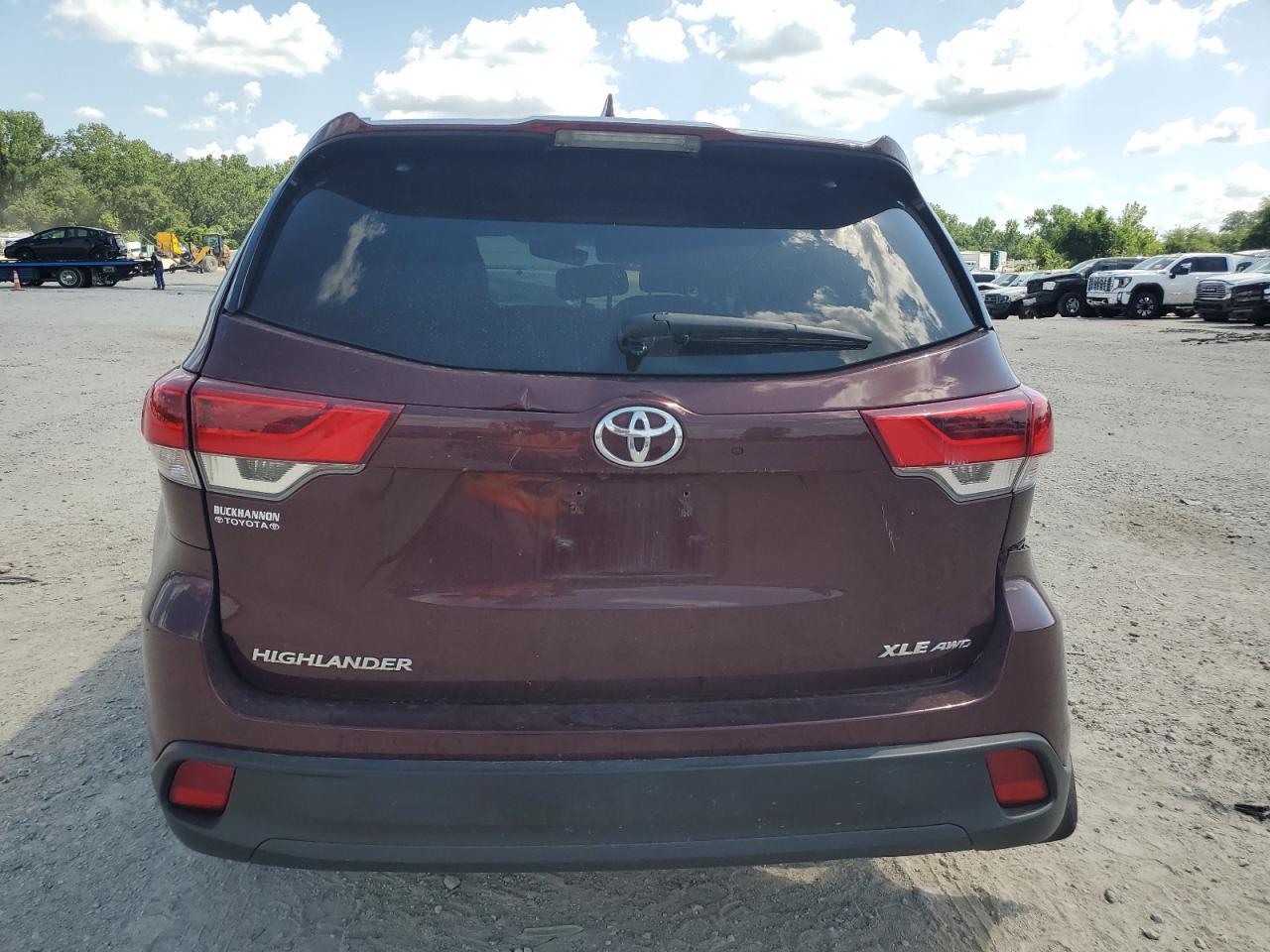 2019 Toyota Highlander Se - Фото 6
