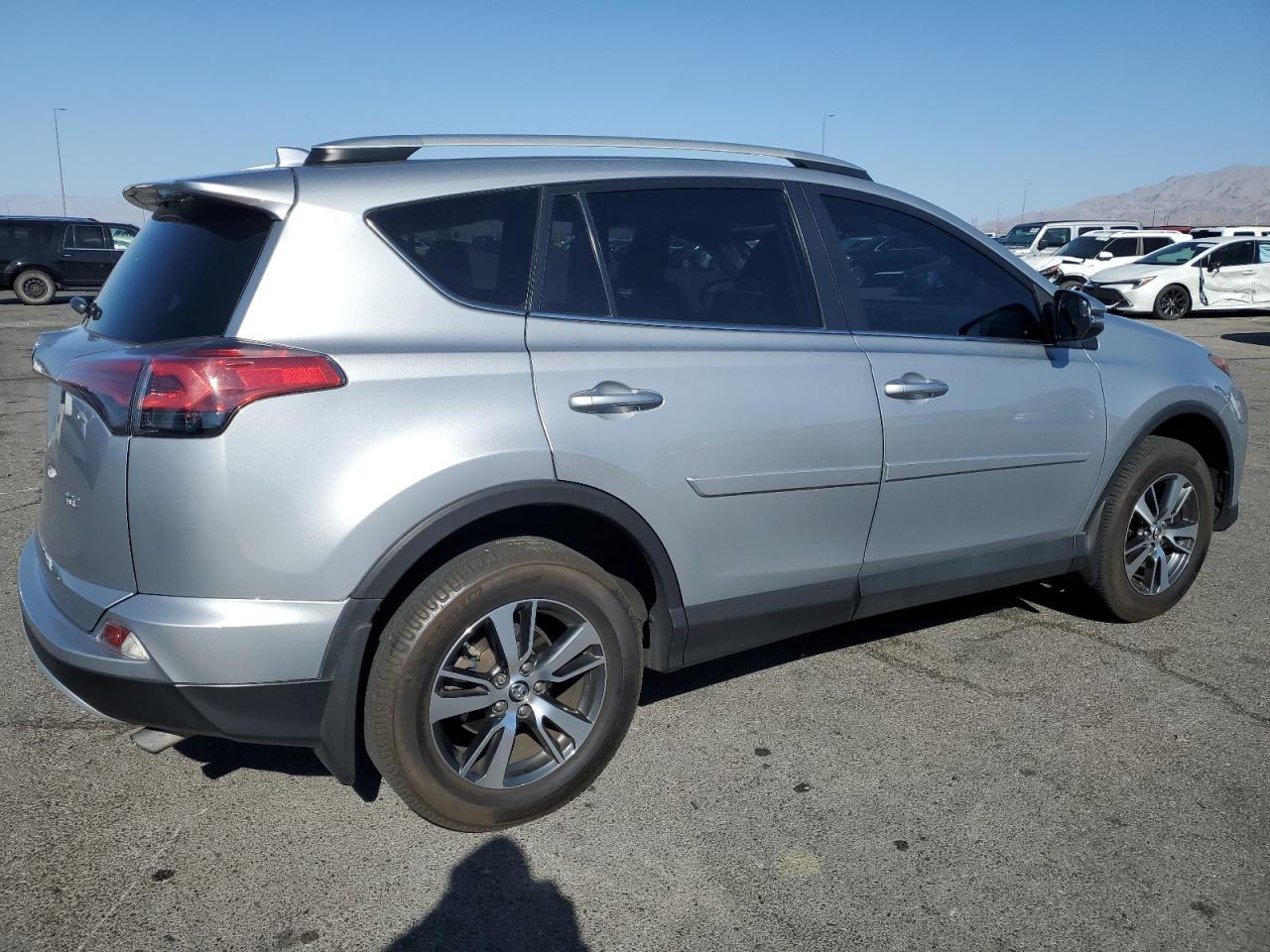 2016 Toyota Rav4 Xle - Фото 3