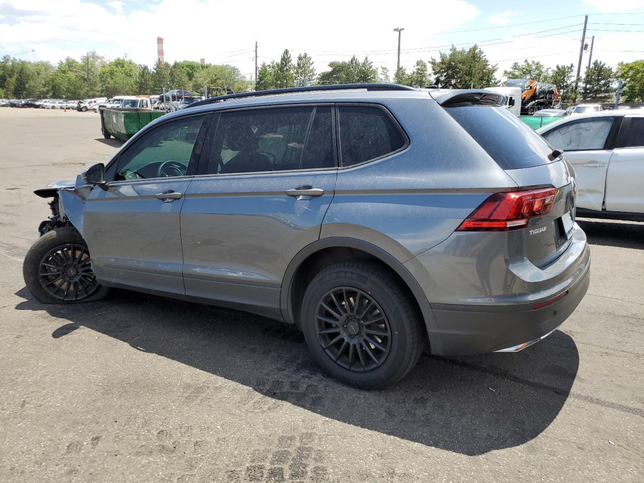 2020 Volkswagen Tiguan S - Фото 2
