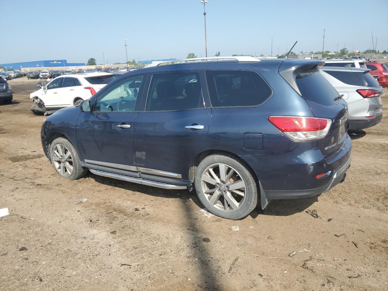 2014 Nissan Pathfinder S - Фото 2