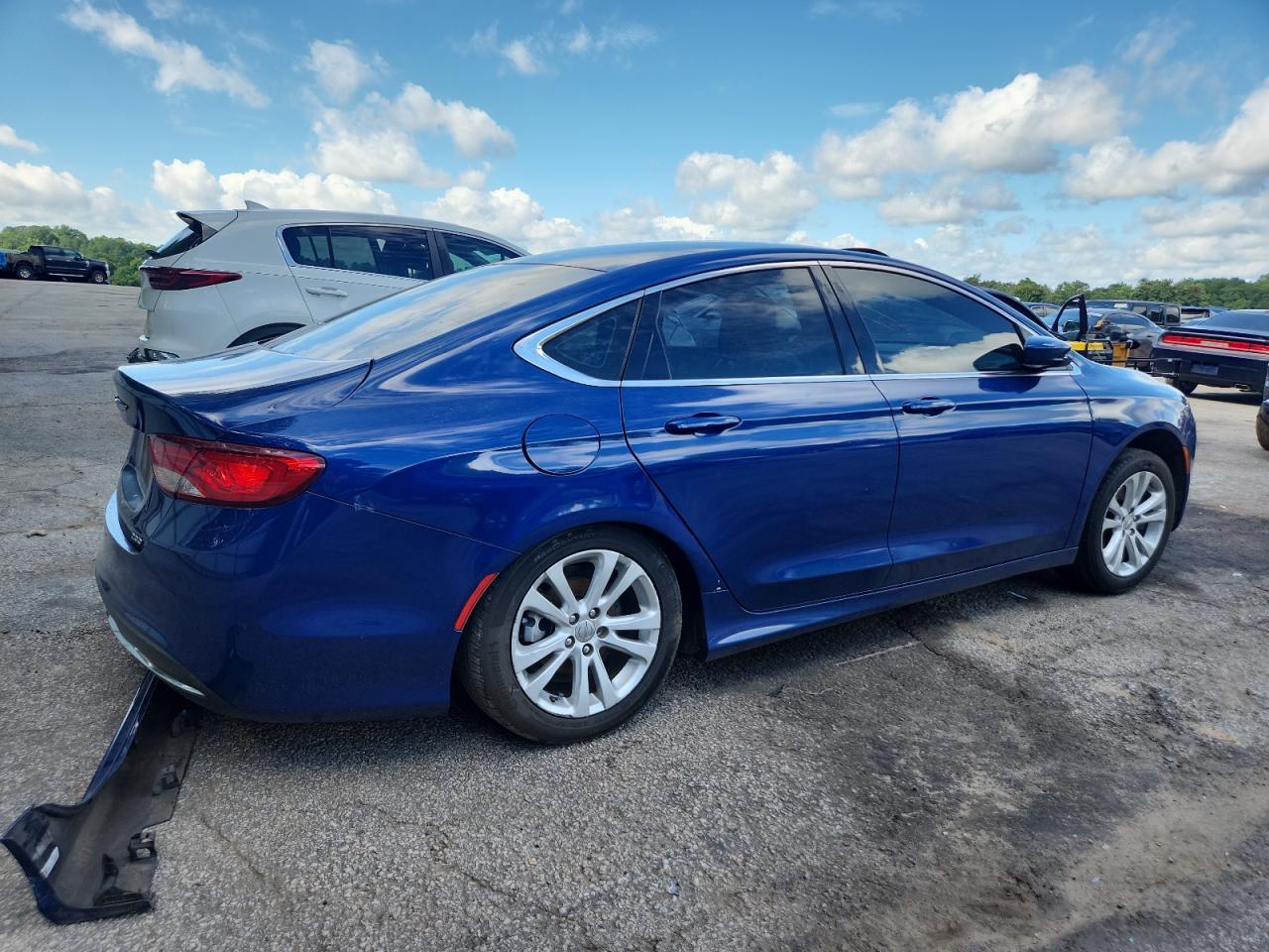 2015 Chrysler 200 Limited - Фото 3