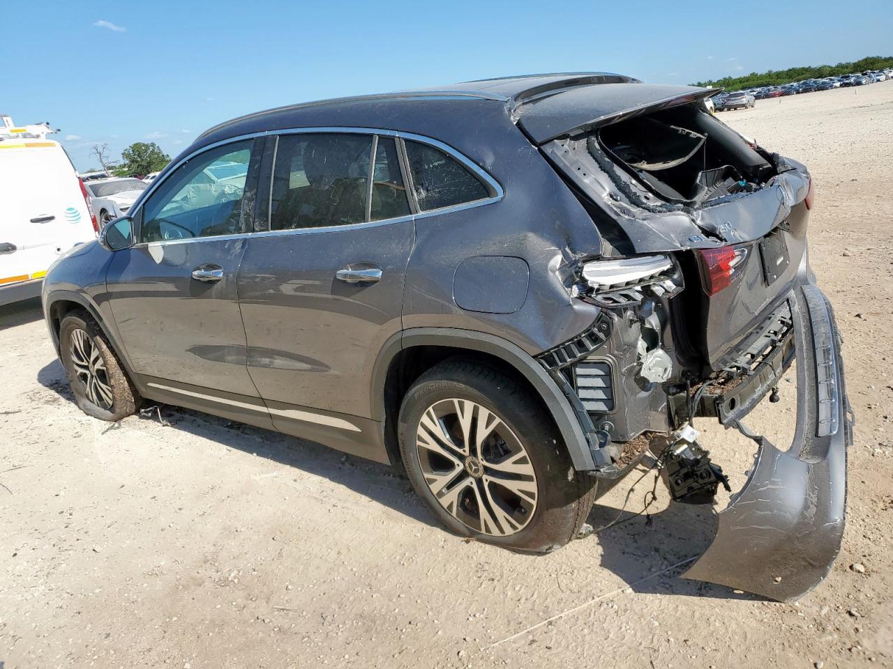 2025 Mercedes-Benz Gla 250 - Фото 2