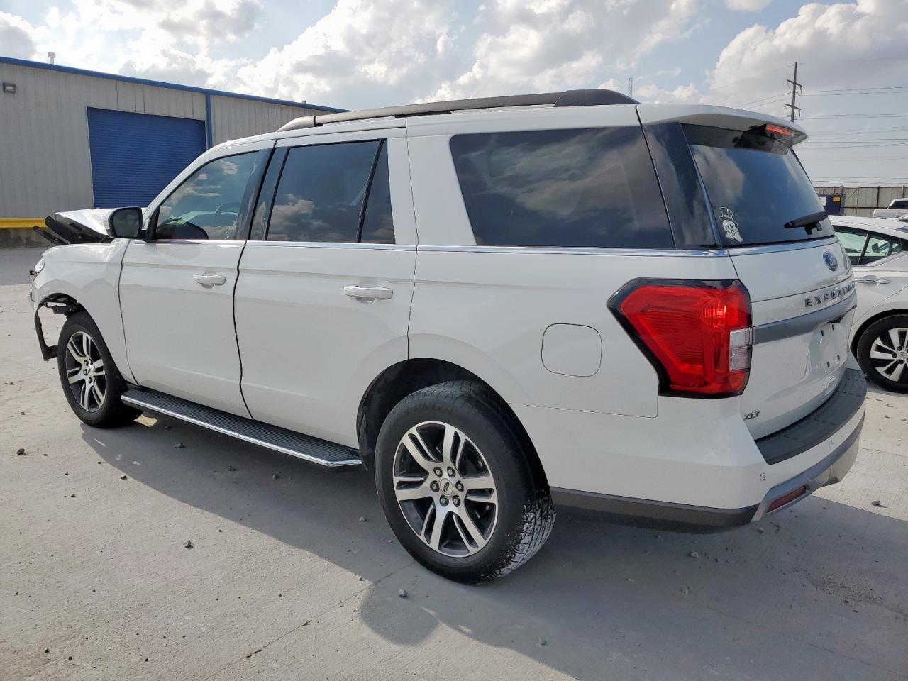 2022 Ford Expedition Xlt - Фото 2