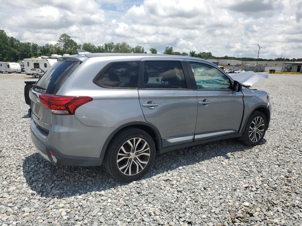 2017 Mitsubishi Outlander Es - Фото 3