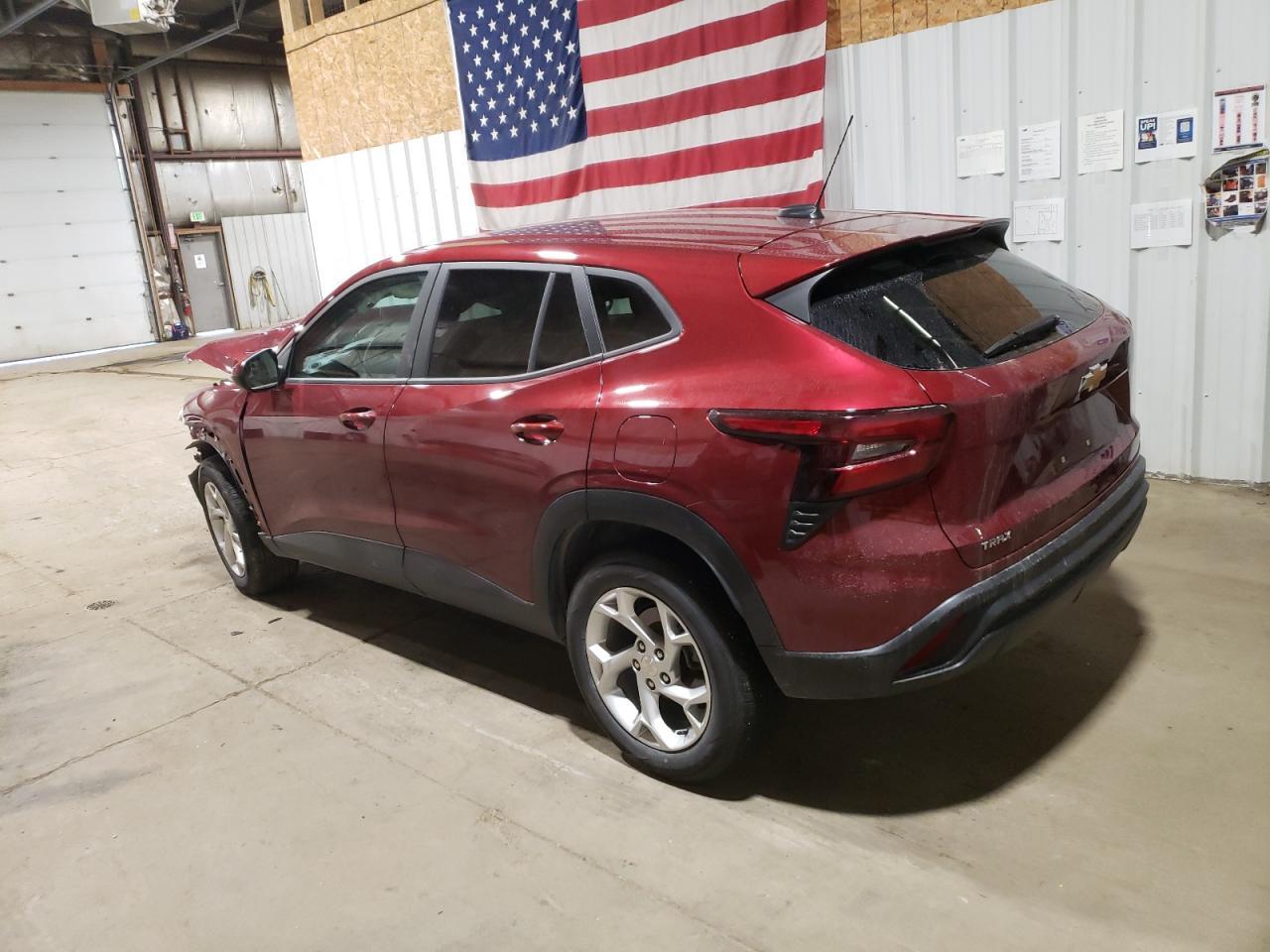 2024 Chevrolet Trax Ls - Фото 2