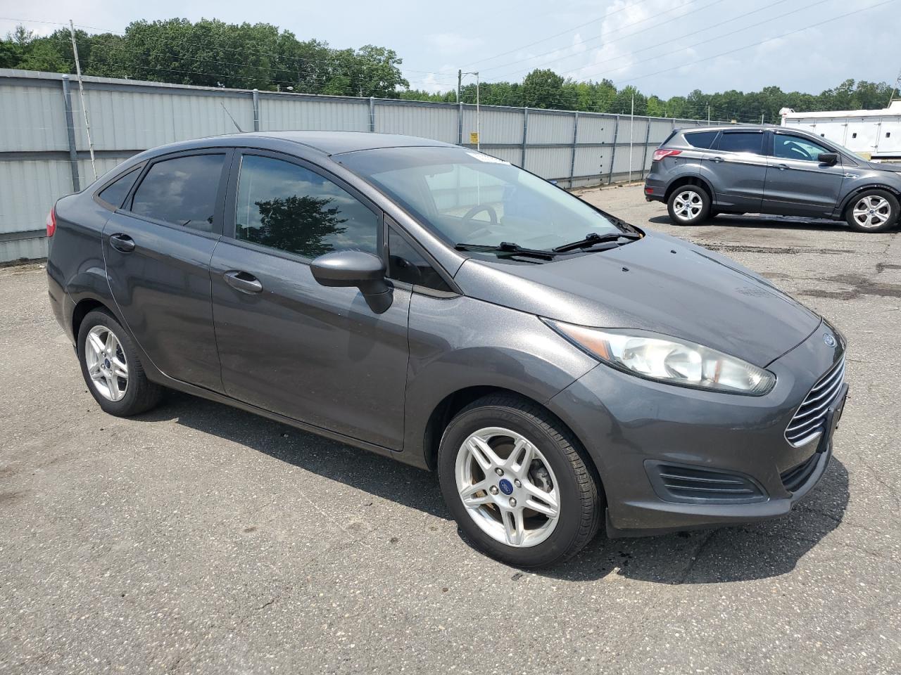 2018 Ford Fiesta Se - Фото 4