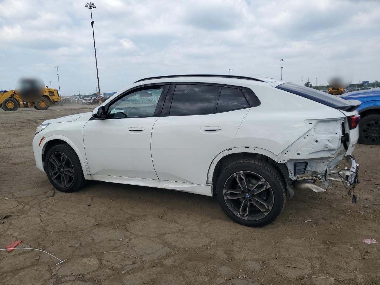 2025 BMW X2 xDrive28I - Image 2