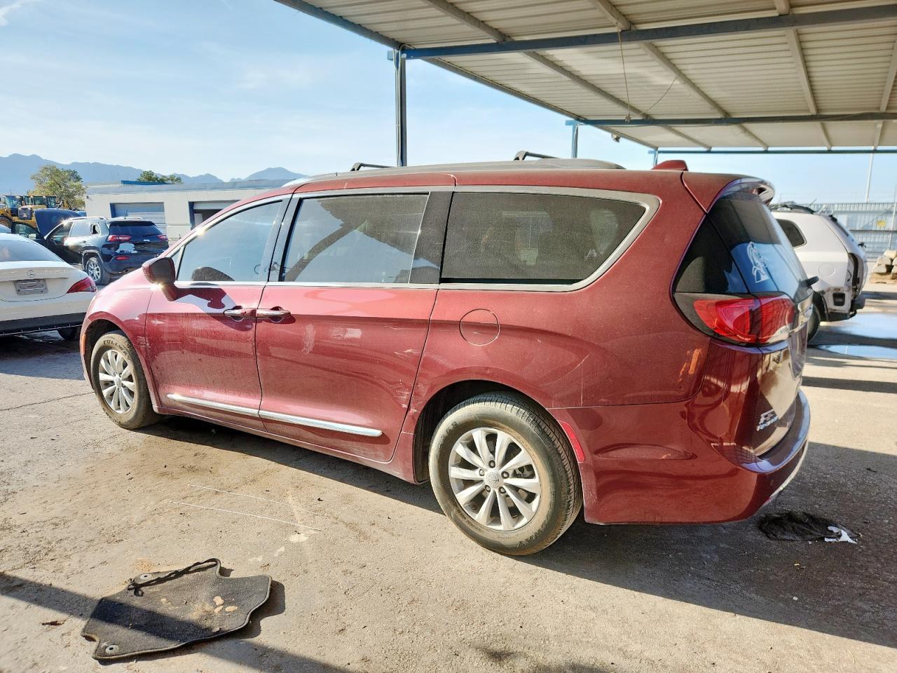 2019 Chrysler Pacifica Touring L - Фото 2