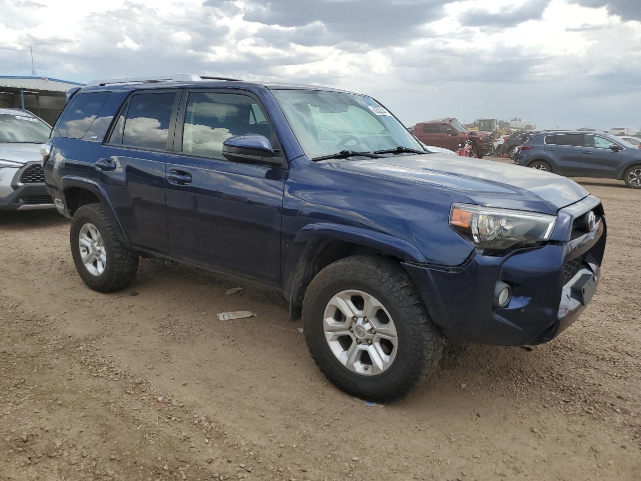 2017 Toyota 4Runner Sr5/Sr5 Premium - Image 4