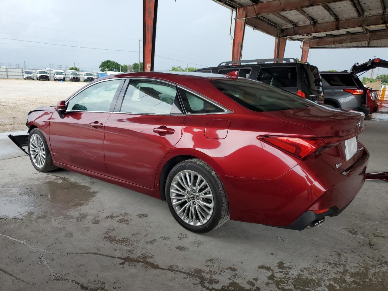 2020 Toyota Avalon Limited - Фото 2