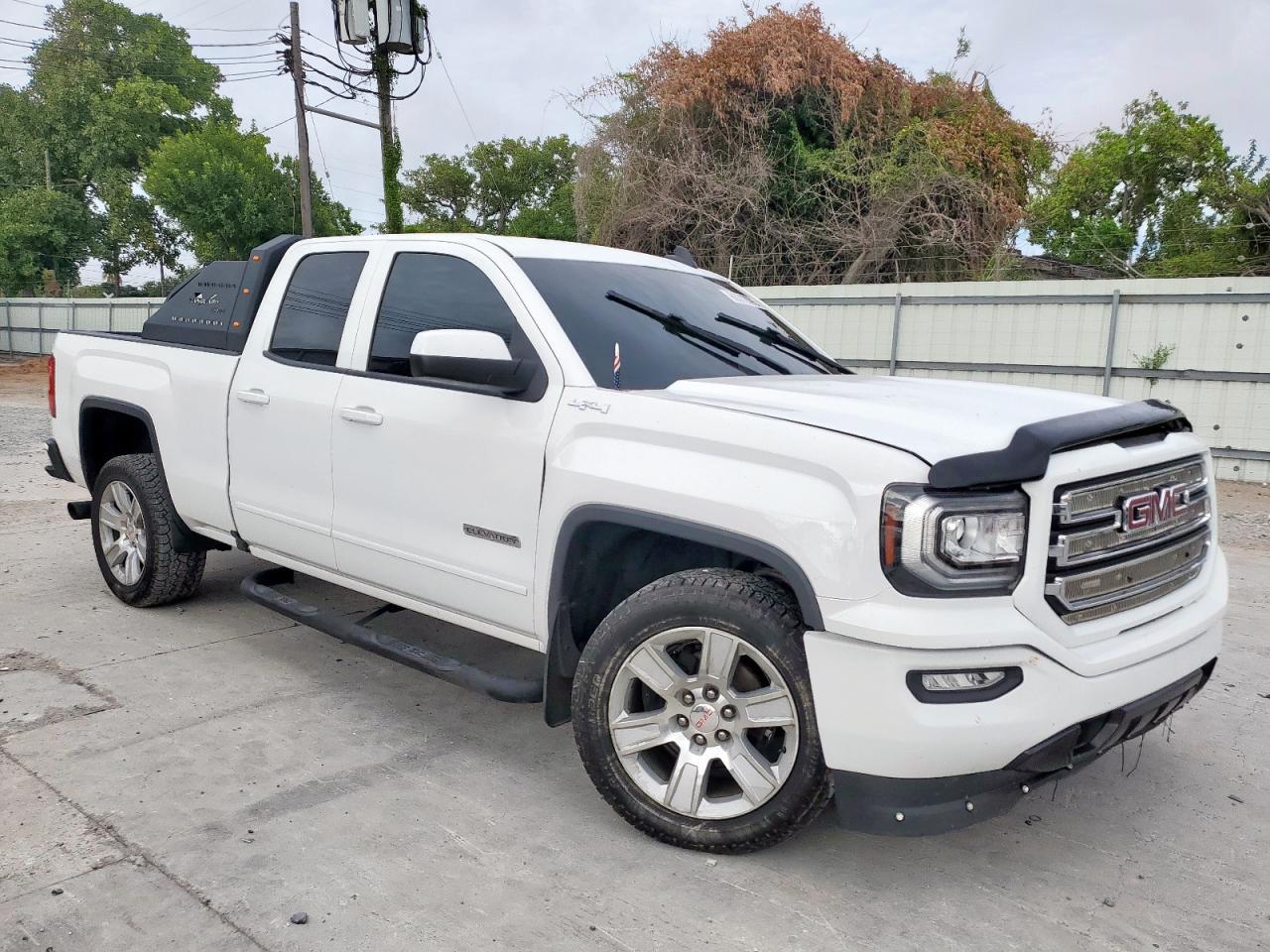 2018 GMC Sierra K1500 - Image 4