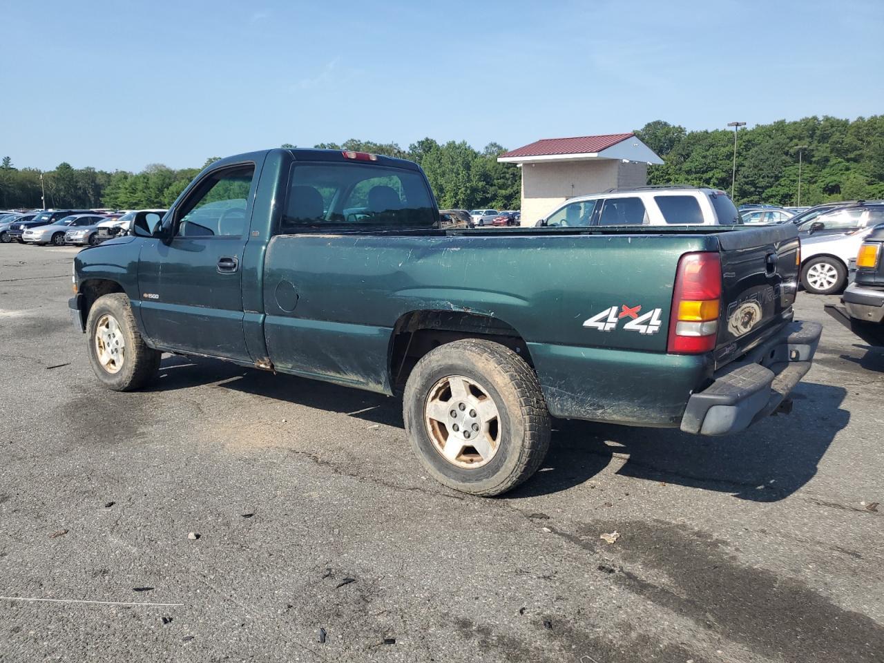 2002 Chevrolet Silverado K1500 - Image 2